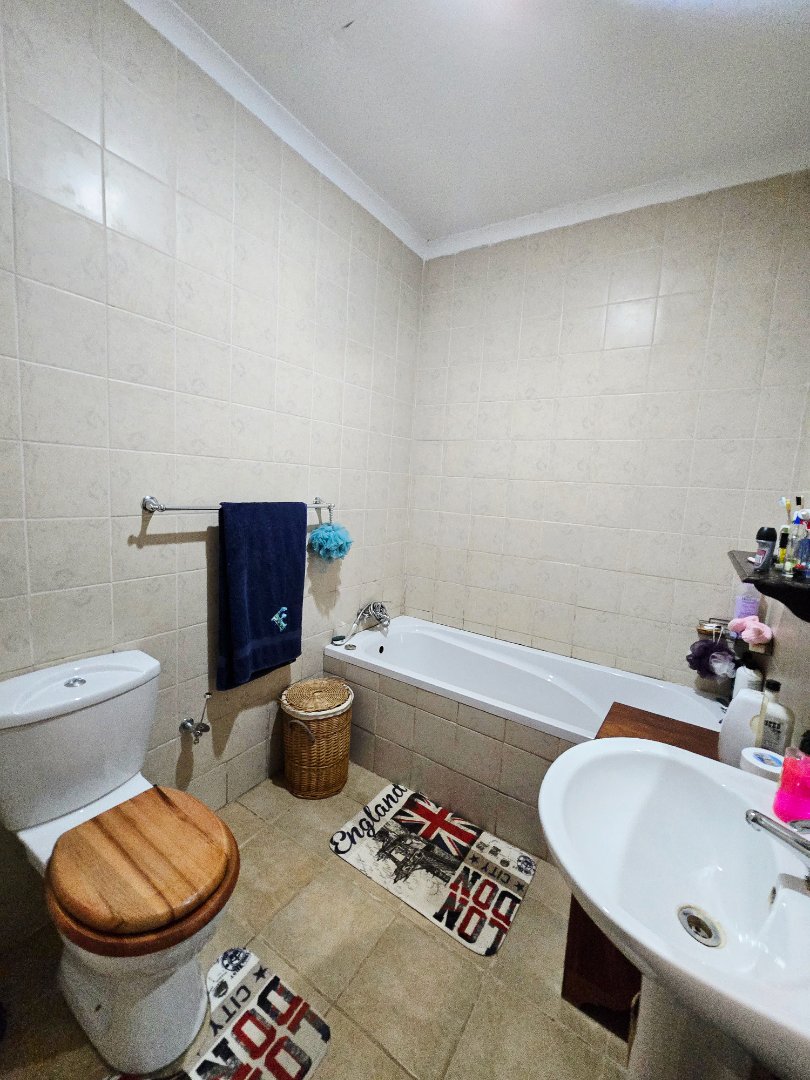 4 Bedroom Property for Sale in Flamwood North West